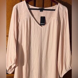 NWT Torrid V-neck Polycrepe Georgette Smock 3/4 Sleeve Boho Peasant Romantic